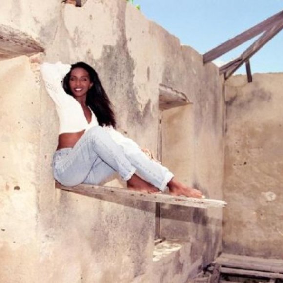 Meet your Posher, Sandra - Picture 4 of 6